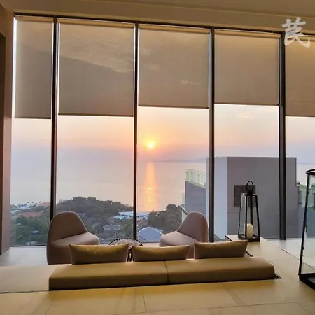 2 Bed Rare Unit With Bath Tub - Sea View * Pattaya