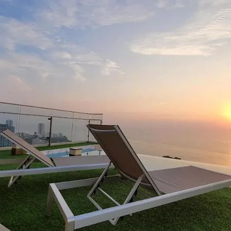 Apartment 2 Bed Rare Unit With Bath Tub - Sea View *