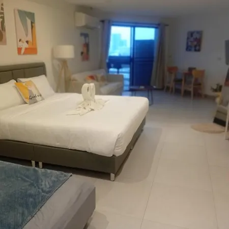 Big Jomtiean Beach259 Pattaya