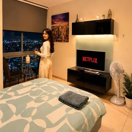 High Rise Luxury Near & Walking Street Apartment Pattaya