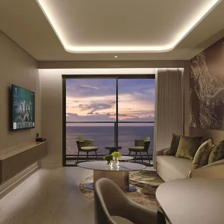 Grande Centre Point Voyage Hotel