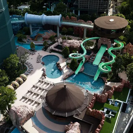 Grande Centre Point Voyage Hotel