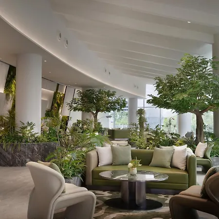 Grande Centre Point Voyage Hotel