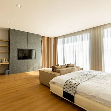 Villa Lv Luxury Pool Pattaya