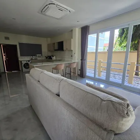 Moonlight Pratumnak Soi 6 Apartment Pattaya