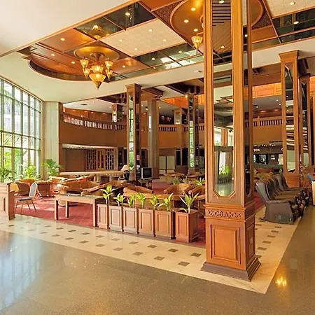 รายัล ทวินส์ พาเลซ โรงแรม 4*