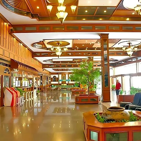 รายัล ทวินส์ พาเลซ โรงแรม 4*