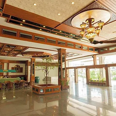 รายัล ทวินส์ พาเลซ โรงแรม 4*