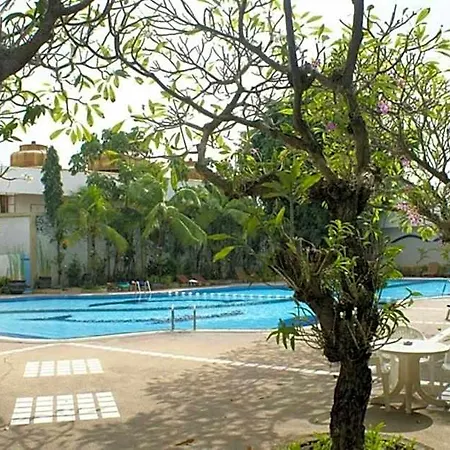 รายัล ทวินส์ พาเลซ โรงแรม 4*