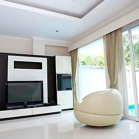 Hidden Palm Pool Pattaya