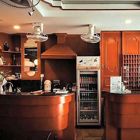 โรงแรม Max 2*
