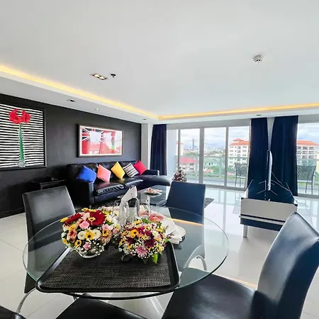 โรงแรม Nova By Compass Hospitality 4*