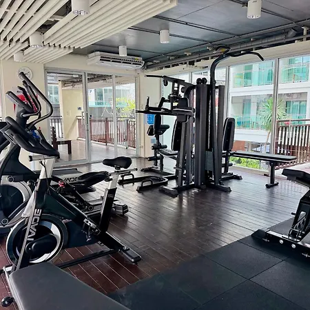 โรงแรม Sunshine & Residences 4*