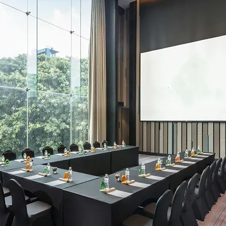 โรงแรมฮอลิเดย์อินน์ พัทยา 5*