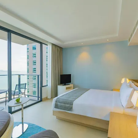 โรงแรมฮอลิเดย์อินน์ พัทยา 5* Pattaya