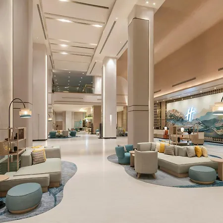 โรงแรม โรงแรมฮอลิเดย์อินน์ พัทยา 5*