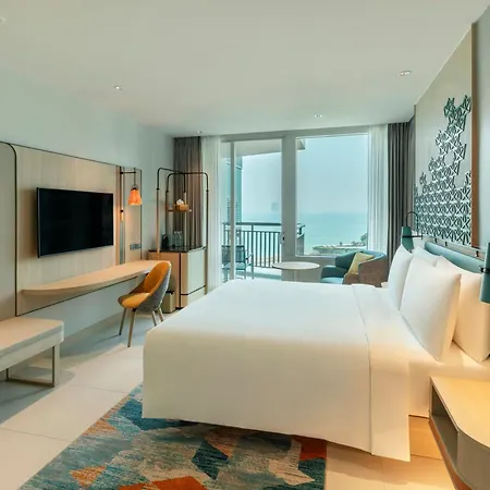 โรงแรมฮอลิเดย์อินน์ พัทยา โรงแรม 5*