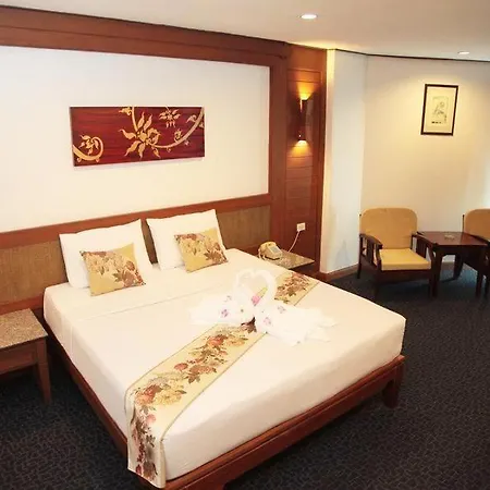 โรงแรม รายัล ทวินส์ พาเลซ 4*