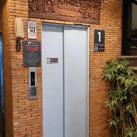 Max โรงแรม 2*