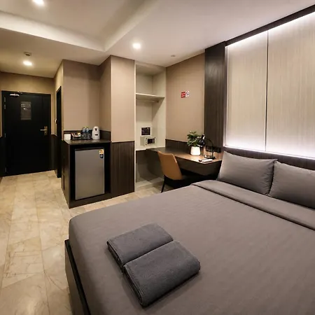 Max โรงแรม 2*