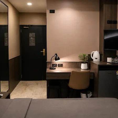 โรงแรม Max 2*