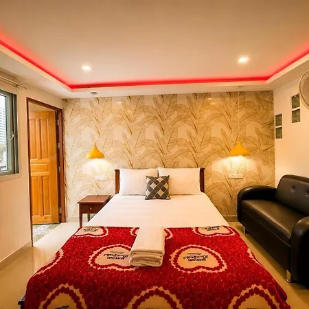 Phratumnak Hill Guest House 2*