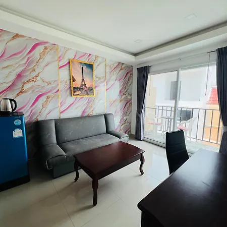 Phratumnak Hill Guest House 2*