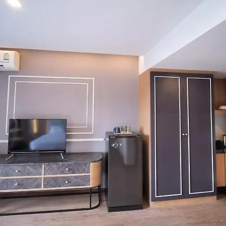 โรงแรม Sleep With Me 3*