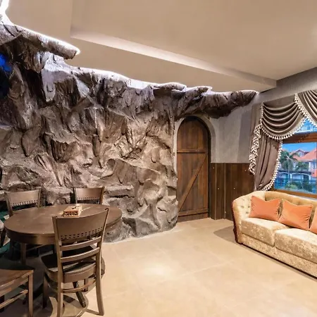 The Castle Pratumnak Hill 6 Bedroom