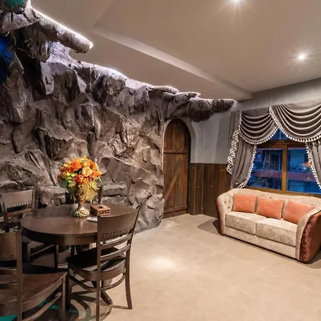 The Castle Pratumnak Hill 6 Bedroom Apartment Pattaya