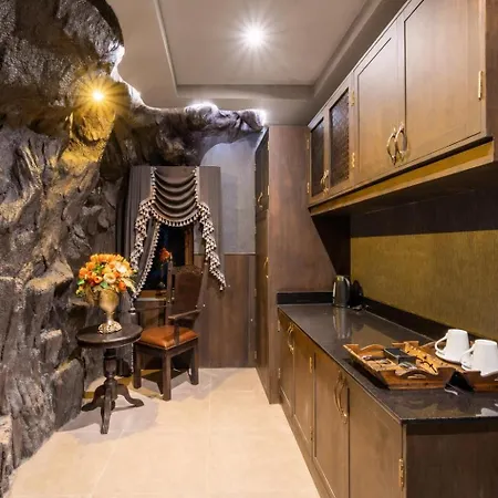 Apartment The Castle Pratumnak Hill 6 Bedroom