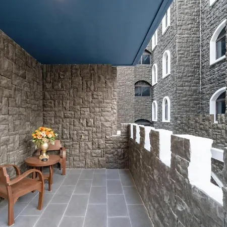 The Castle Pratumnak Hill 6 Bedroom Apartment *