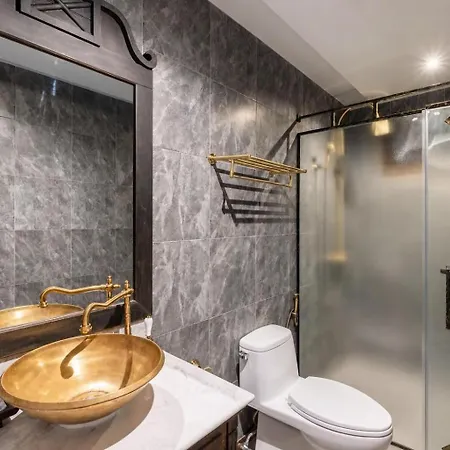 The Castle Pratumnak Hill 6 Bedroom Apartment Pattaya