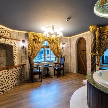 The Castle Pratumnak Hill 6 Bedroom