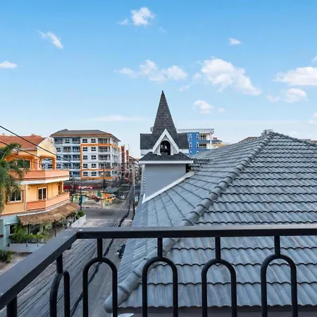 The Castle Pratumnak Hill 6 Bedroom Apartment *