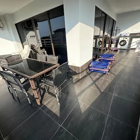 Apartment Moderne Og Delikat Pa Stranden I Jomtien