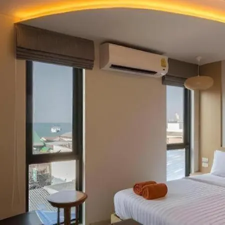 Hotel P.72 2*