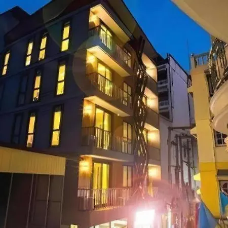 Hotel P.72 2*