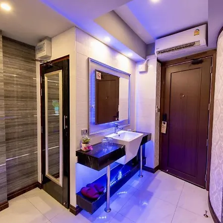 โรงแรม The Globe Hotel, Bar & Restaurant