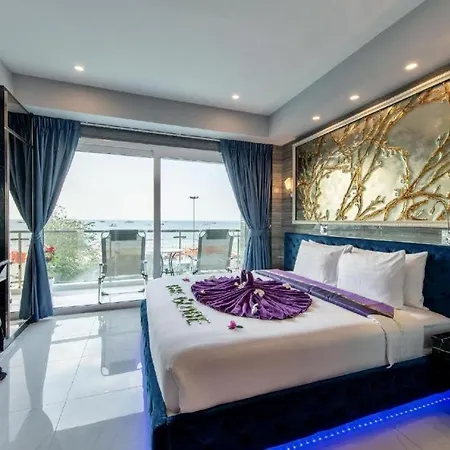 โรงแรม The Globe Hotel, Bar & Restaurant Pattaya