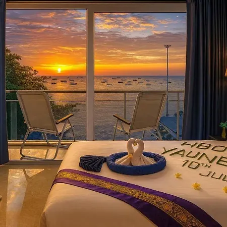 โรงแรม The Globe Hotel, Bar & Restaurant Pattaya
