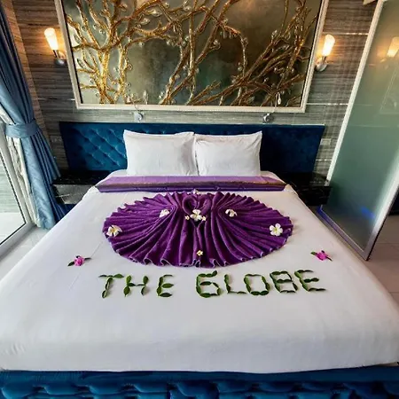 The Globe Hotel, Bar & Restaurant โรงแรม