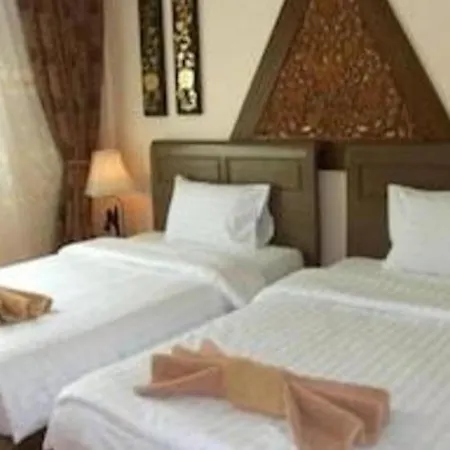 Hotel Red Balcony Pattaya