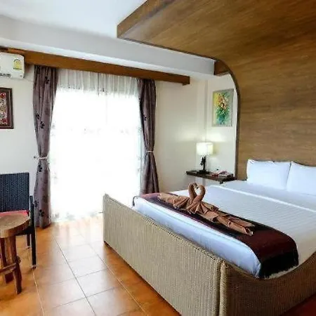 Red Balcony Hotel 2*