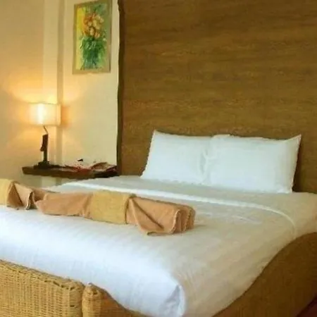 Hotel Red Balcony 2*