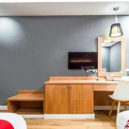 Hotel Oyo 1126 Curve Boutique 3*