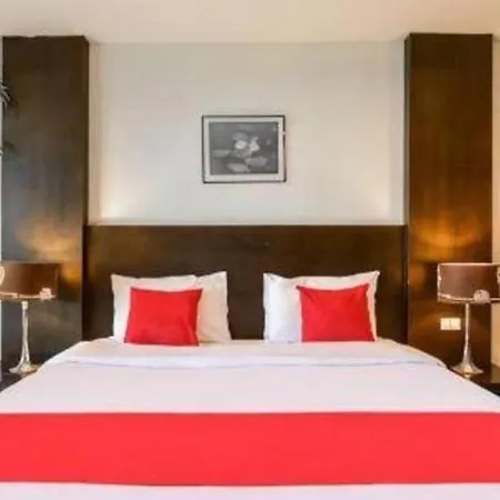 M Place Hotel 2*