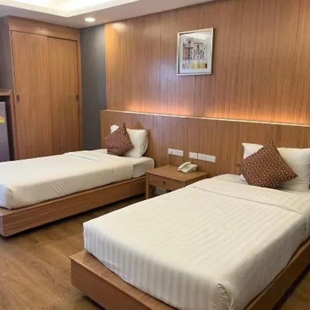Oyo 1126 Curve Boutique Hotel 3*