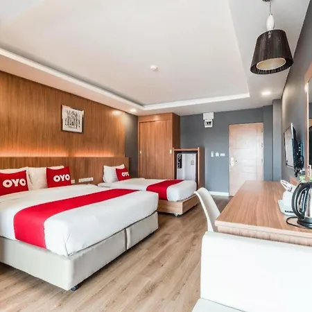 Oyo 1126 Curve Boutique Hotel