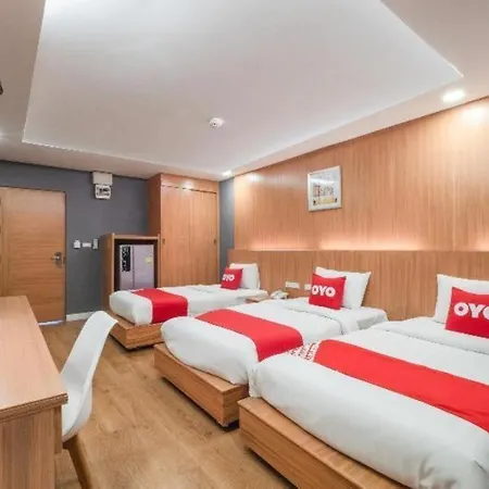 Hotel Oyo 1126 Curve Boutique 3*